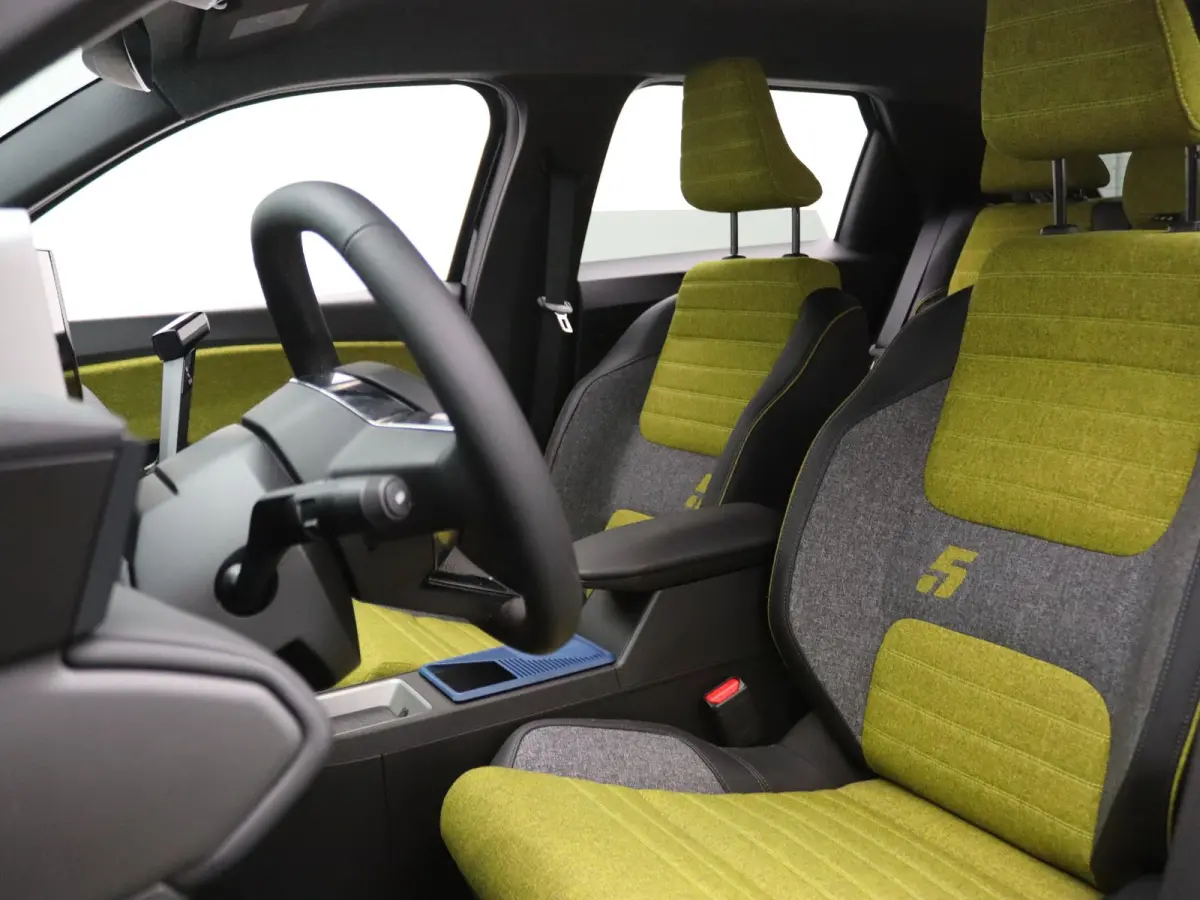 comfort range iconic cinq 52 kWh Harman Kardon | Camera | Adapt. Cruise | Stoel-/stuurverw.