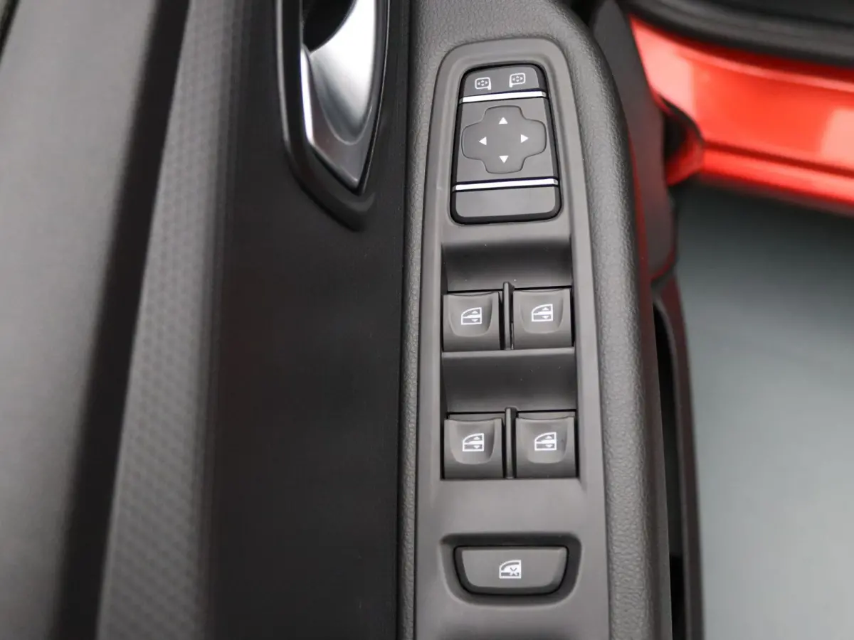 TCe 90pk Limited Navigatie | Apple Carplay/Android Auto