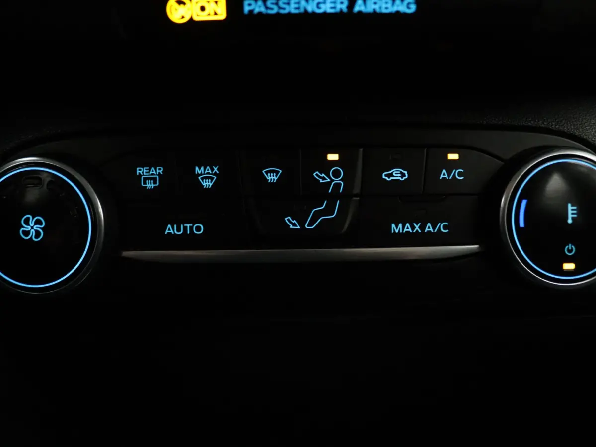 100pk EcoBoost Titanium Camera | Cruise | Navi | Parkeersens. v+a