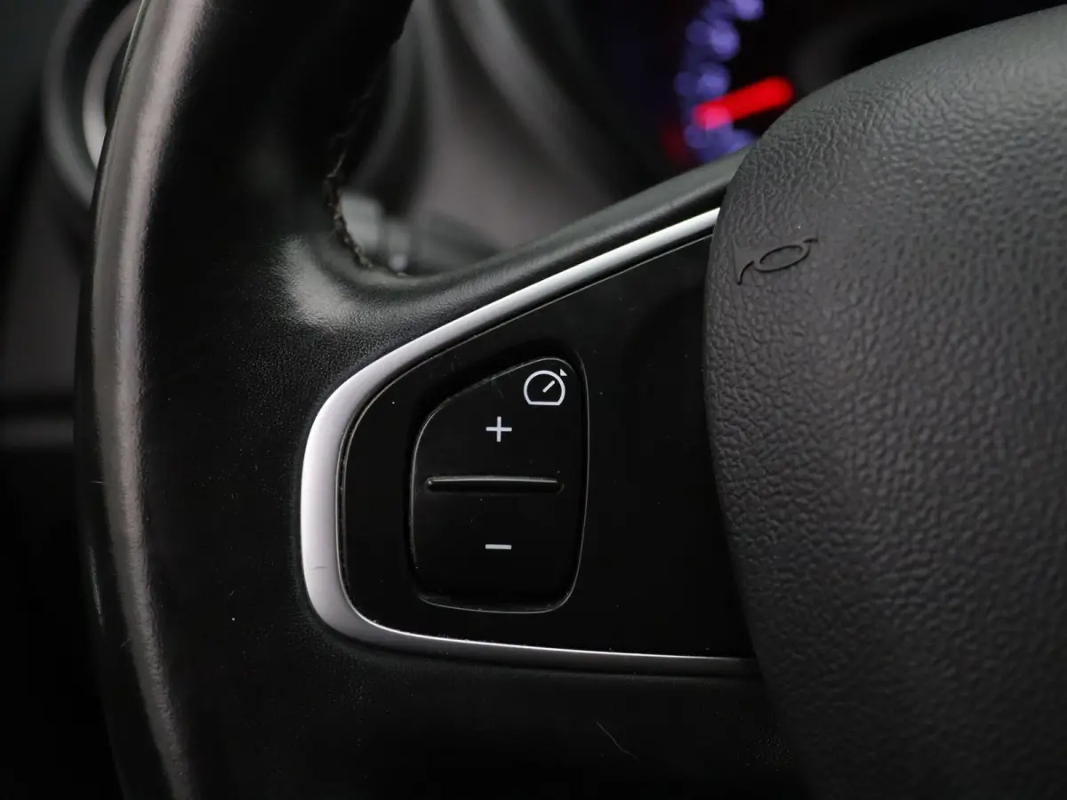 Intens Tce 90pk Camera | Cruise | Navi | Parkeersens. v+a