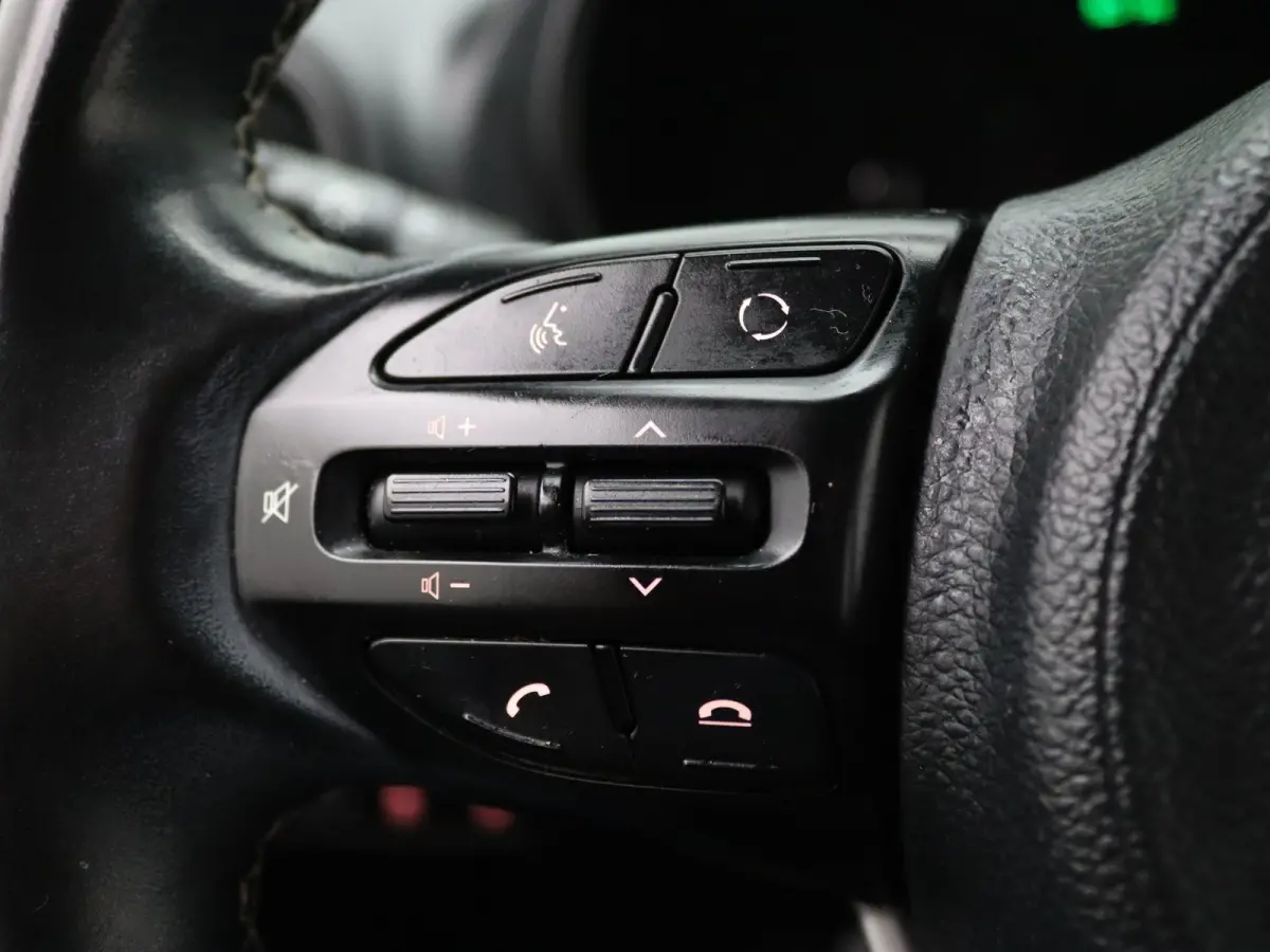 CVVT 67pk Design Edition Apple carplay |  Achteruitrijcamera
