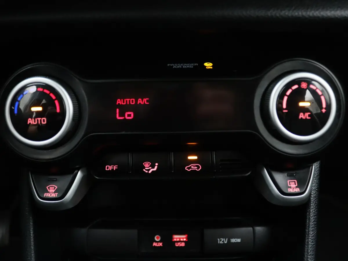 CVVT 67pk Design Edition Apple carplay |  Achteruitrijcamera