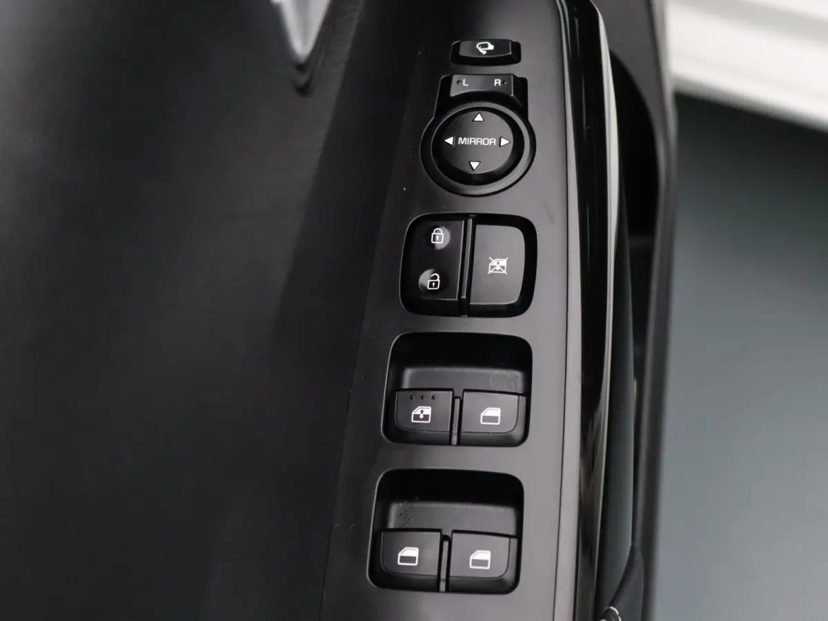 CVVT 67pk Design Edition Apple carplay |  Achteruitrijcamera