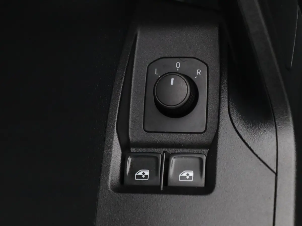 1.0 MPI Style Apple Carplay/Android Auto