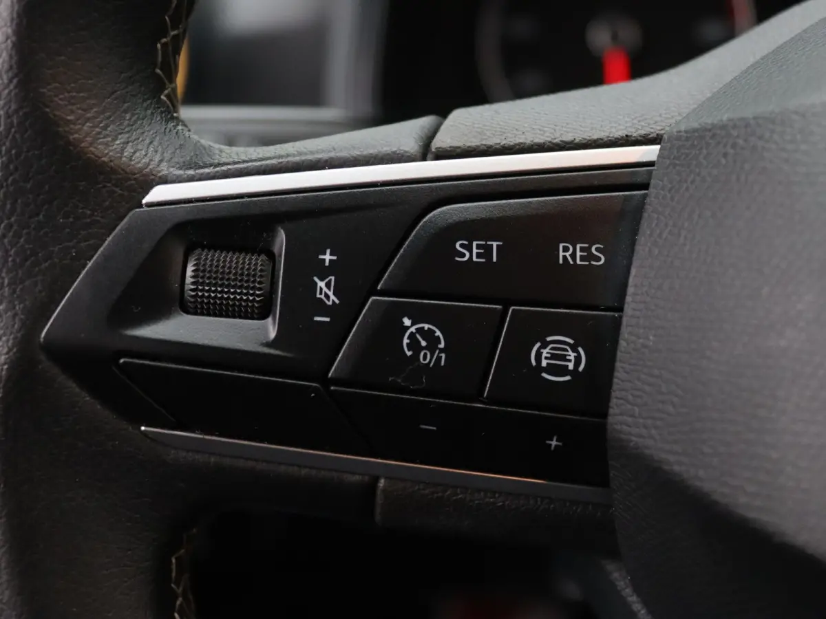 1.0 MPI Style Apple Carplay/Android Auto