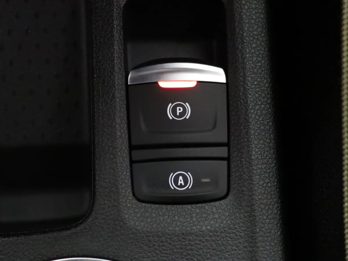 145pk E-Tech full hybrid iconic Automaat Harman Kardon | Adapt. Cruise | Parkeersens. v+a | Stoel-/stuur-/voorruitverw. | Panoramadak