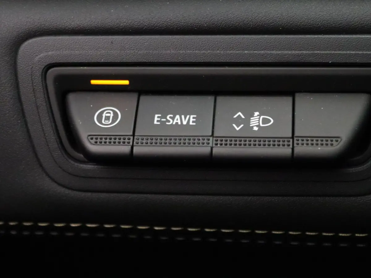 145pk E-Tech full hybrid iconic Automaat Harman Kardon | Adapt. Cruise | Parkeersens. v+a | Stoel-/stuur-/voorruitverw. | Panoramadak
