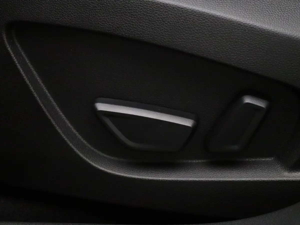 145pk E-Tech full hybrid iconic Automaat Harman Kardon | Adapt. Cruise | Parkeersens. v+a | Stoel-/stuur-/voorruitverw. | Panoramadak