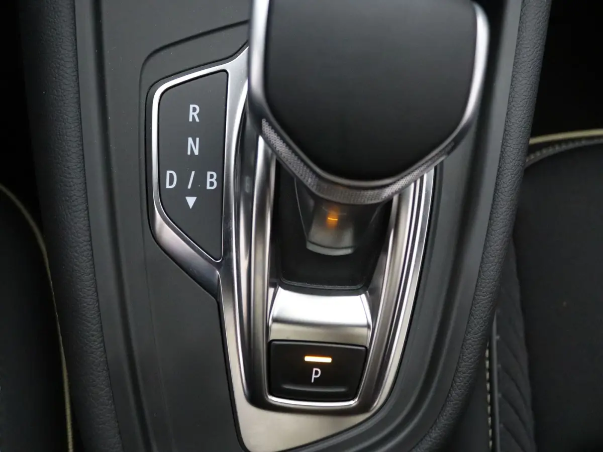145pk E-Tech full hybrid iconic Automaat Harman Kardon | Adapt. Cruise | Parkeersens. v+a | Stoel-/stuur-/voorruitverw. | Panoramadak