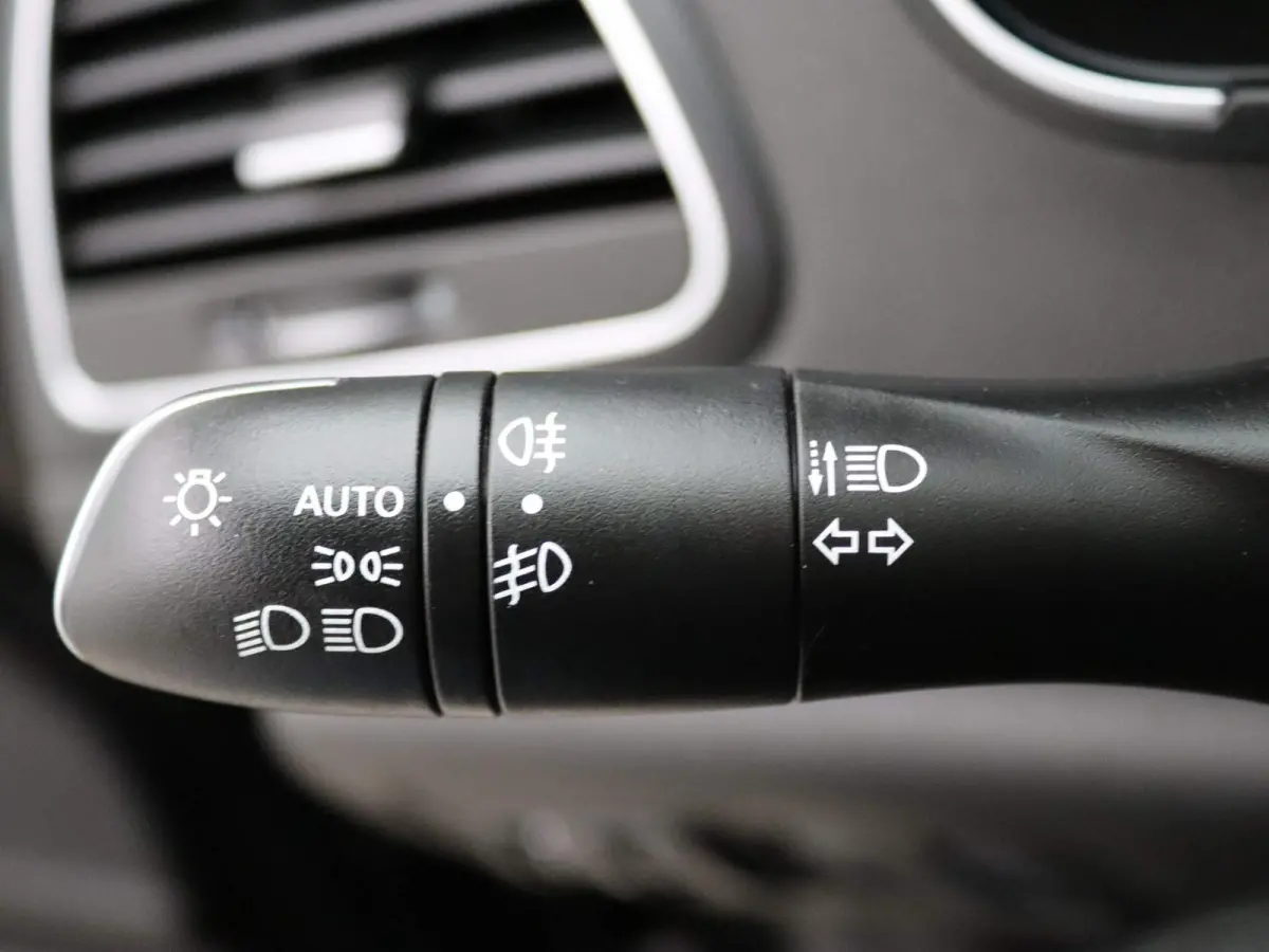 Estate Plug-In Hybrid 160pk Business Zen Airco | Cruisecontrol | Navi | Parksens. v+a