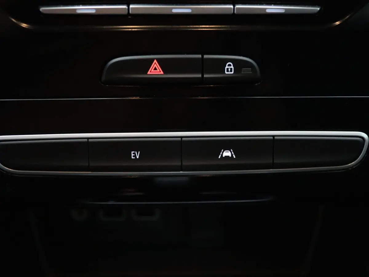 Estate Plug-In Hybrid 160pk Business Zen Airco | Cruisecontrol | Navi | Parksens. v+a