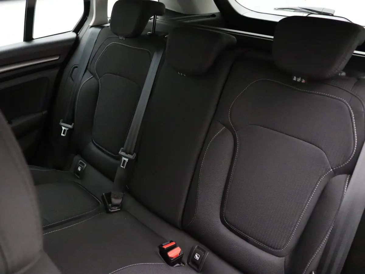Estate Plug-In Hybrid 160pk Business Zen Airco | Cruisecontrol | Navi | Parksens. v+a