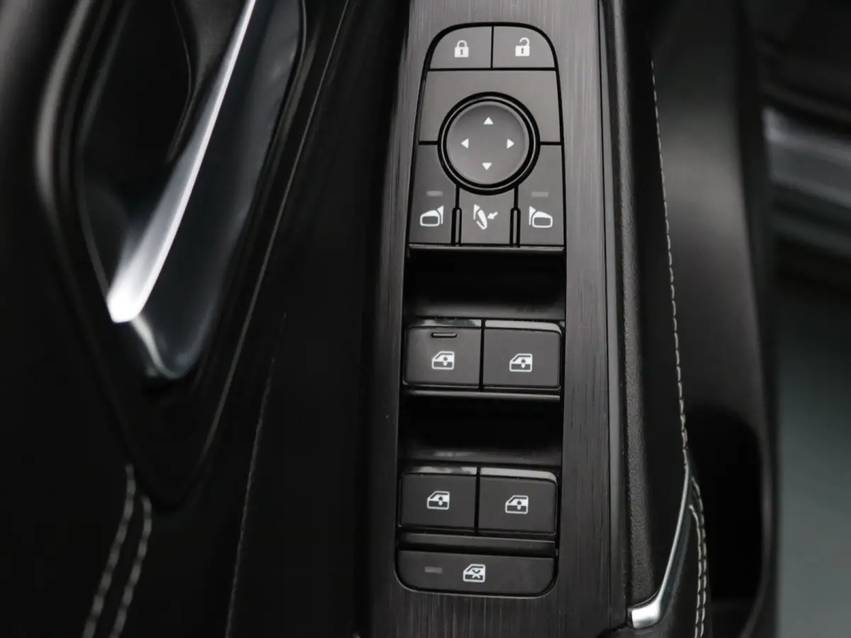 158pk MHEV Xtronic N-Connecta 360° Camera | Adapt. Cruise | Parkeersens. v+a | Panoramadak