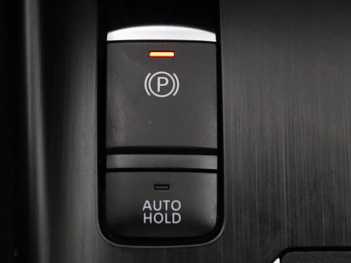158pk MHEV Xtronic N-Connecta 360° Camera | Adapt. Cruise | Parkeersens. v+a | Panoramadak