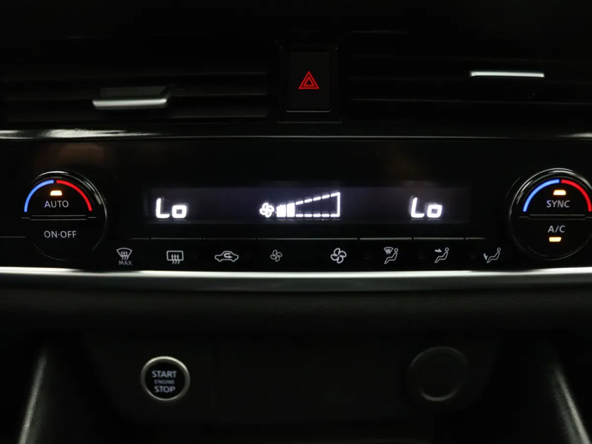 158pk MHEV Xtronic N-Connecta 360° Camera | Adapt. Cruise | Parkeersens. v+a | Panoramadak