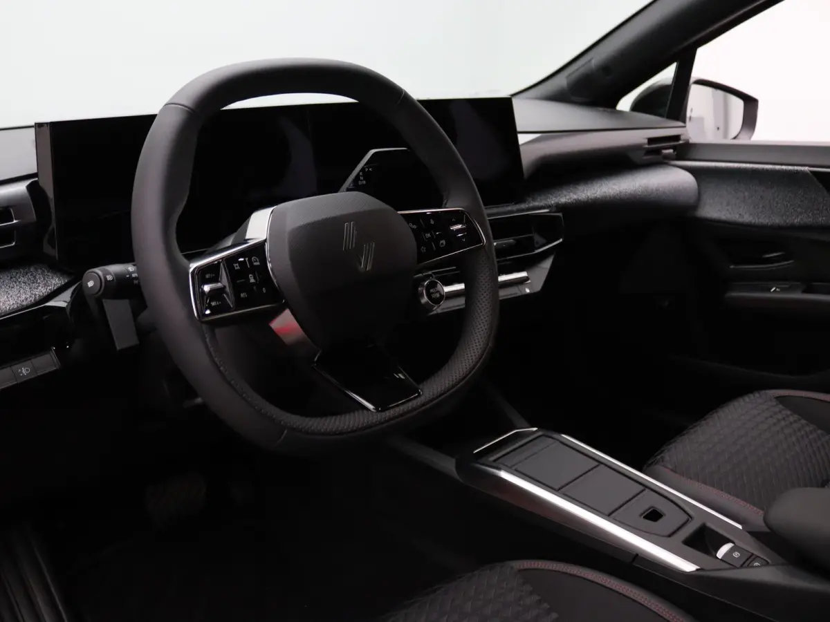 techno full hybrid E-Tech 160pk 360° Camera | Adapt. Cruise | Parkeersens. v+a | Stoelverw.