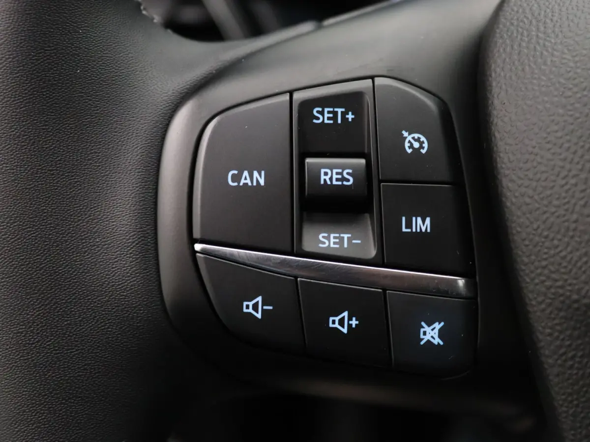 EcoBoost Hybrid Titanium 125pk Cruise | Climate | Carplay | Parkeersens. achter