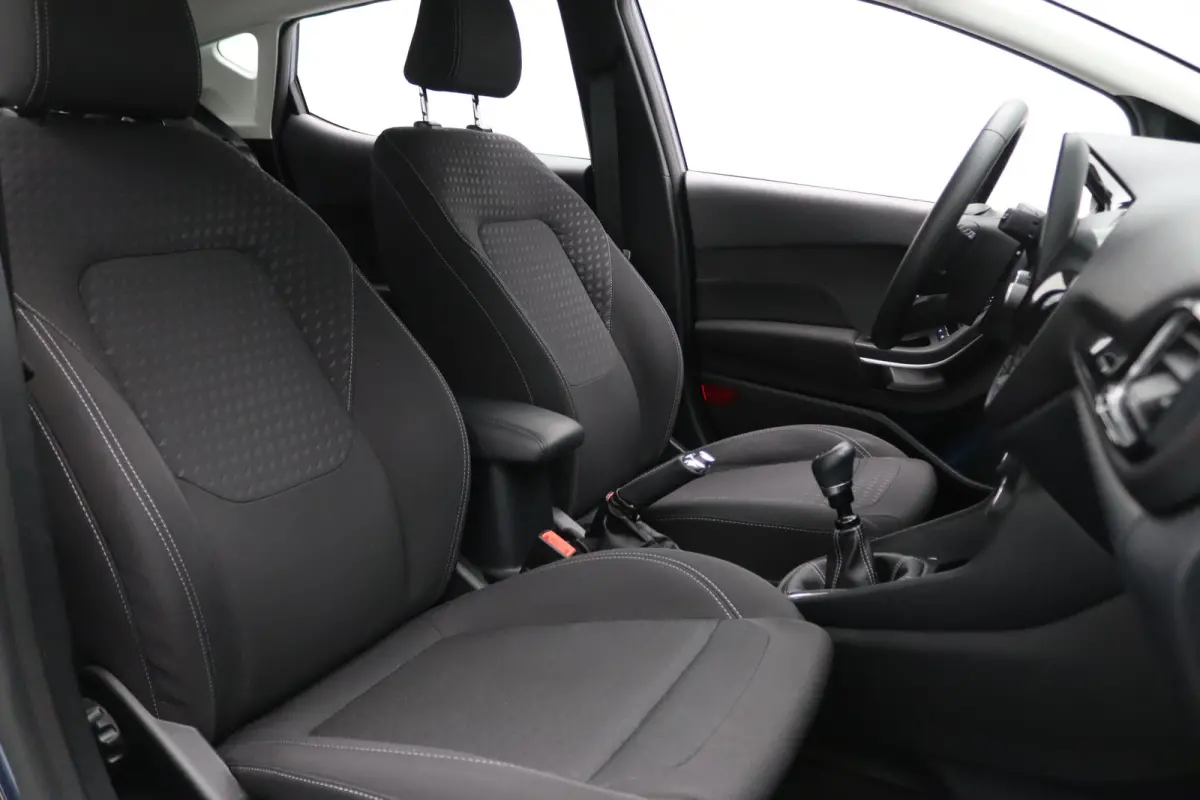 EcoBoost Hybrid Titanium 125pk Cruise | Climate | Carplay | Parkeersens. achter