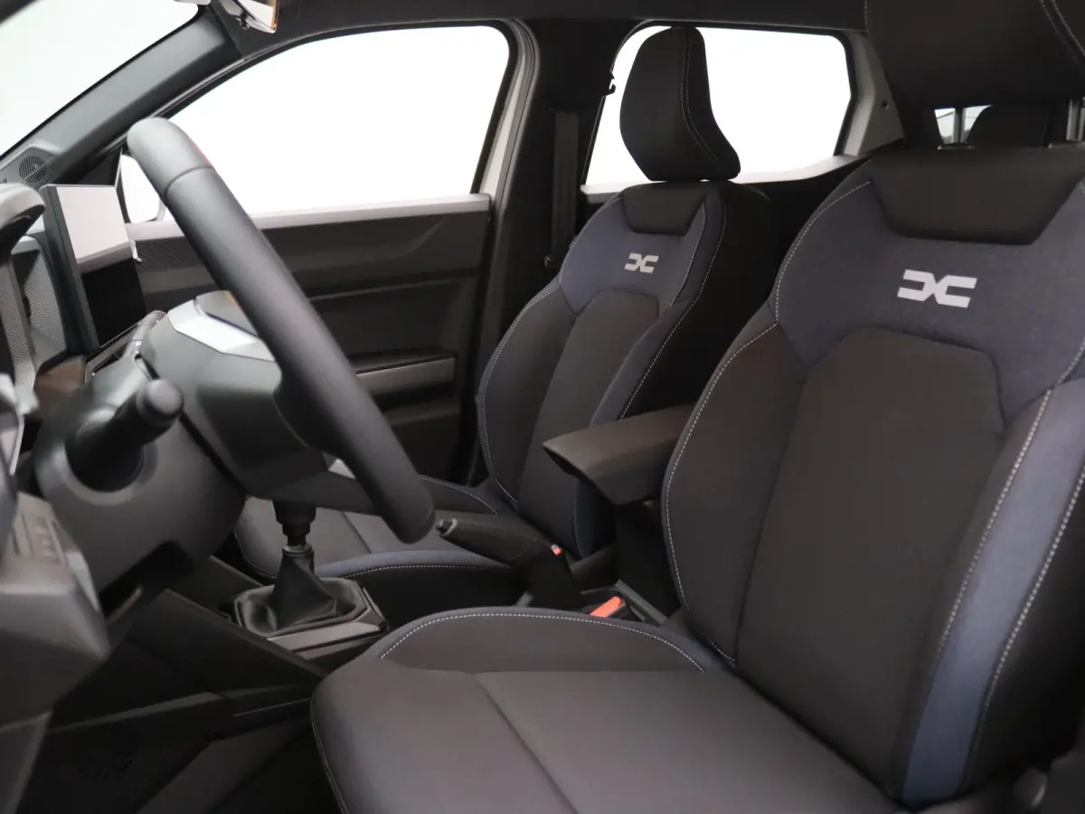 Hybrid 140pk Expression Camera | Carplay | Navi