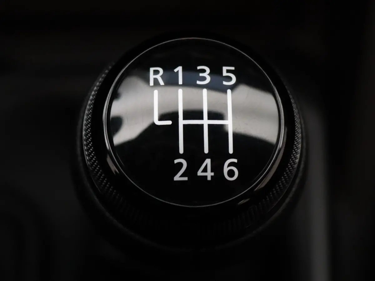 Hybrid 140pk Expression Camera | Carplay | Navi