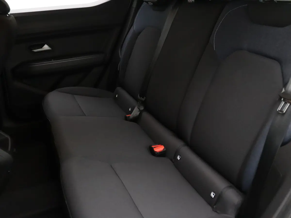 Hybrid 140pk Expression Camera | Carplay | Navi