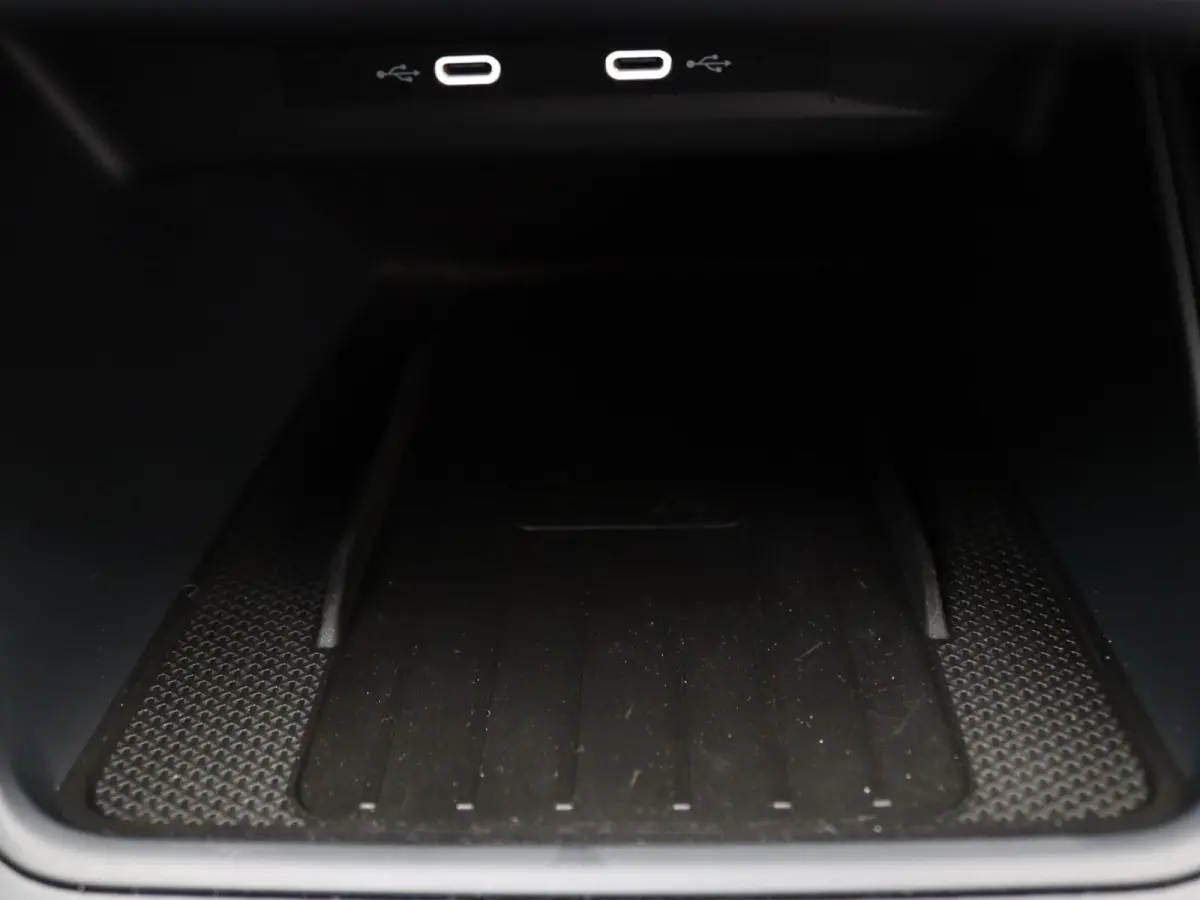 e-Hybrid 245pk VZ Performance Voorstoelen verwarmd |  Apple Carplay/Android Auto