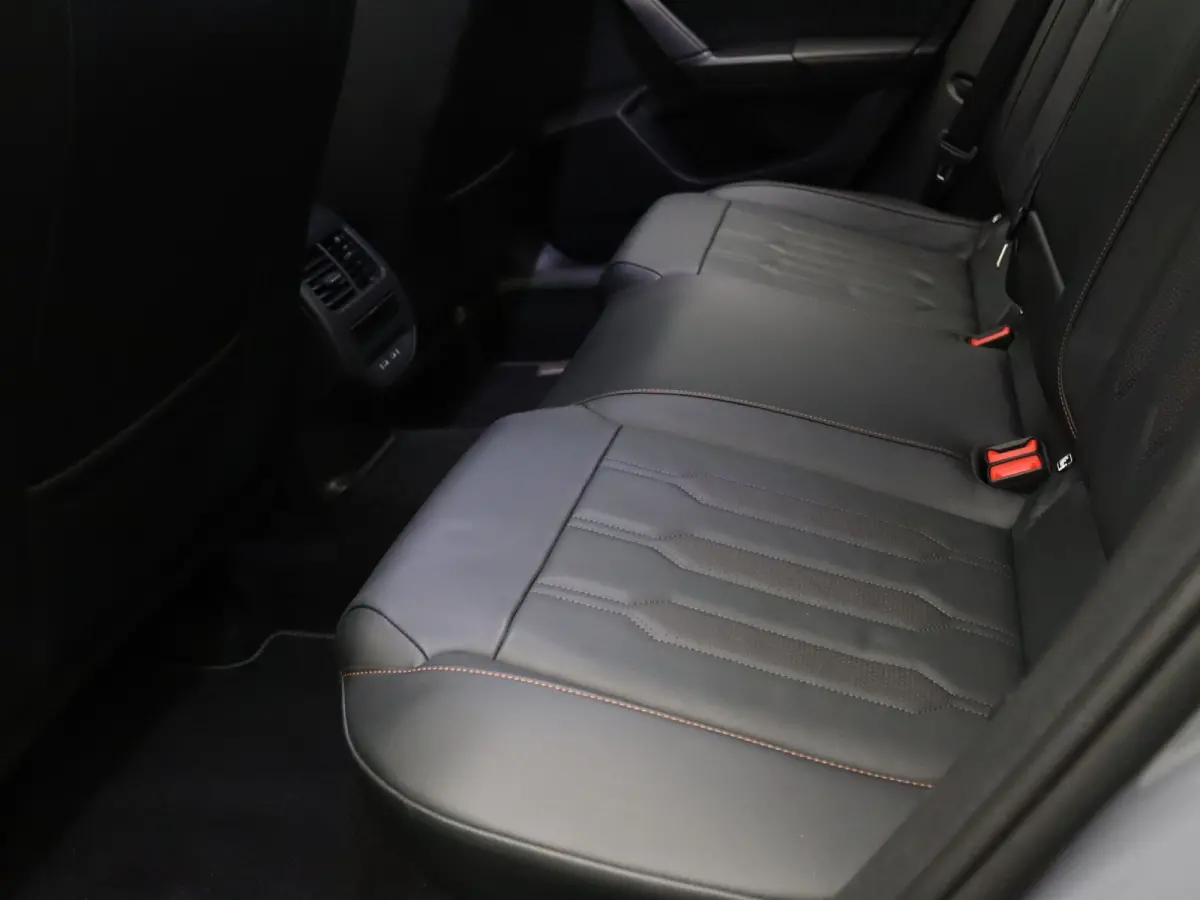 e-Hybrid 245pk VZ Performance Voorstoelen verwarmd |  Apple Carplay/Android Auto
