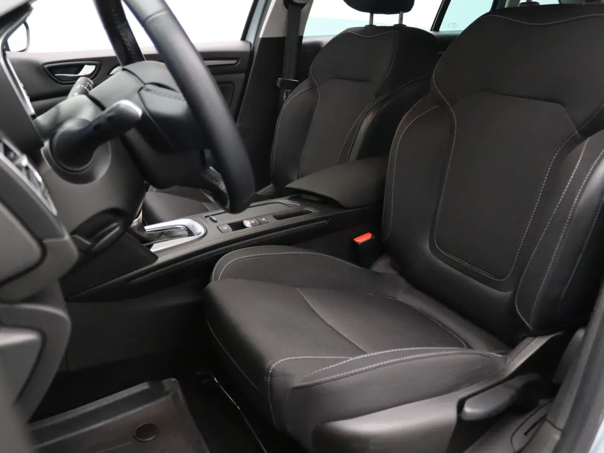 Estate Plug-In Hybrid 160PK Business Zen Cruise | Climate | Navi | Parkeersens. v+a