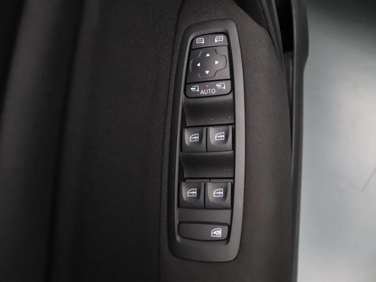 Estate Plug-In Hybrid 160PK Business Zen Cruise | Climate | Navi | Parkeersens. v+a