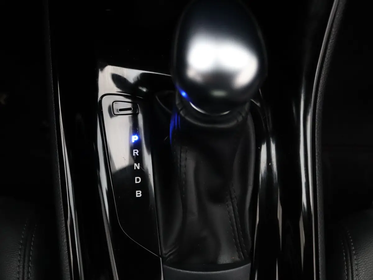 122pk Hybrid Dynamic Automaat Camera | Adapt. Cruise | Navi | Parkeersens. v+a