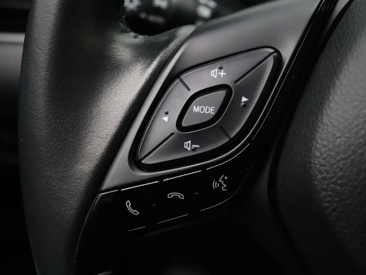 122pk Hybrid Dynamic Automaat Camera | Adapt. Cruise | Navi | Parkeersens. v+a