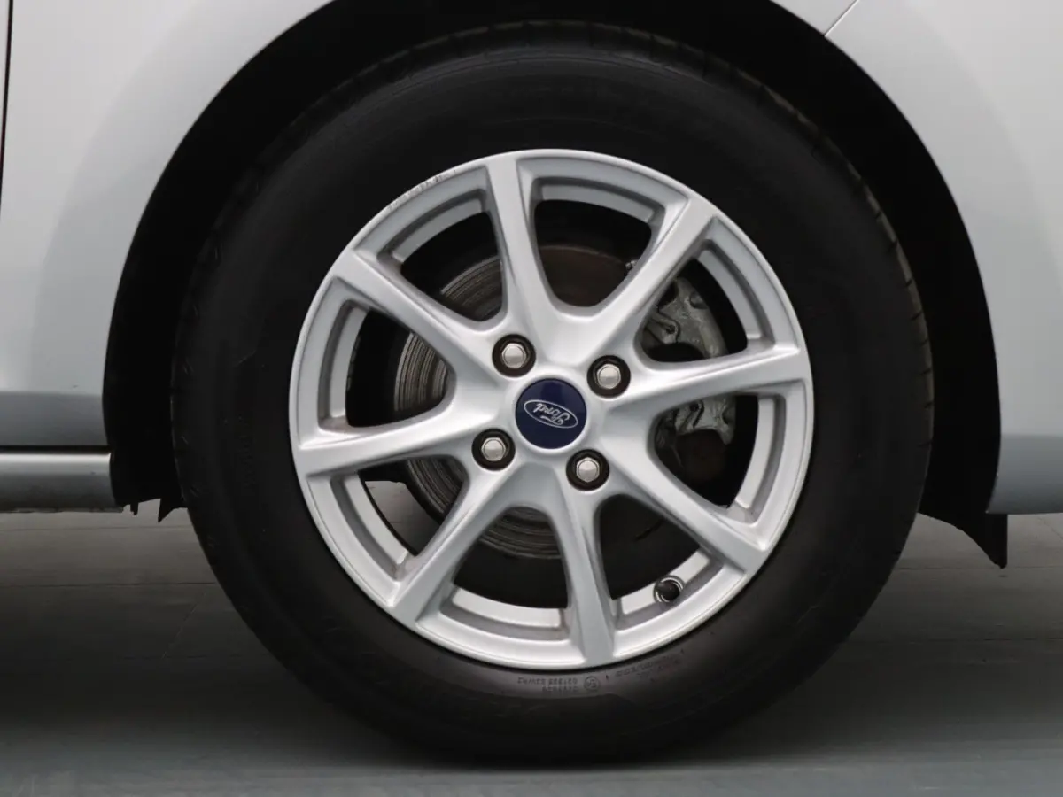 EcoBoost 95pk Titanium Cruise | Climate | Carplay | Parkeersens. achter