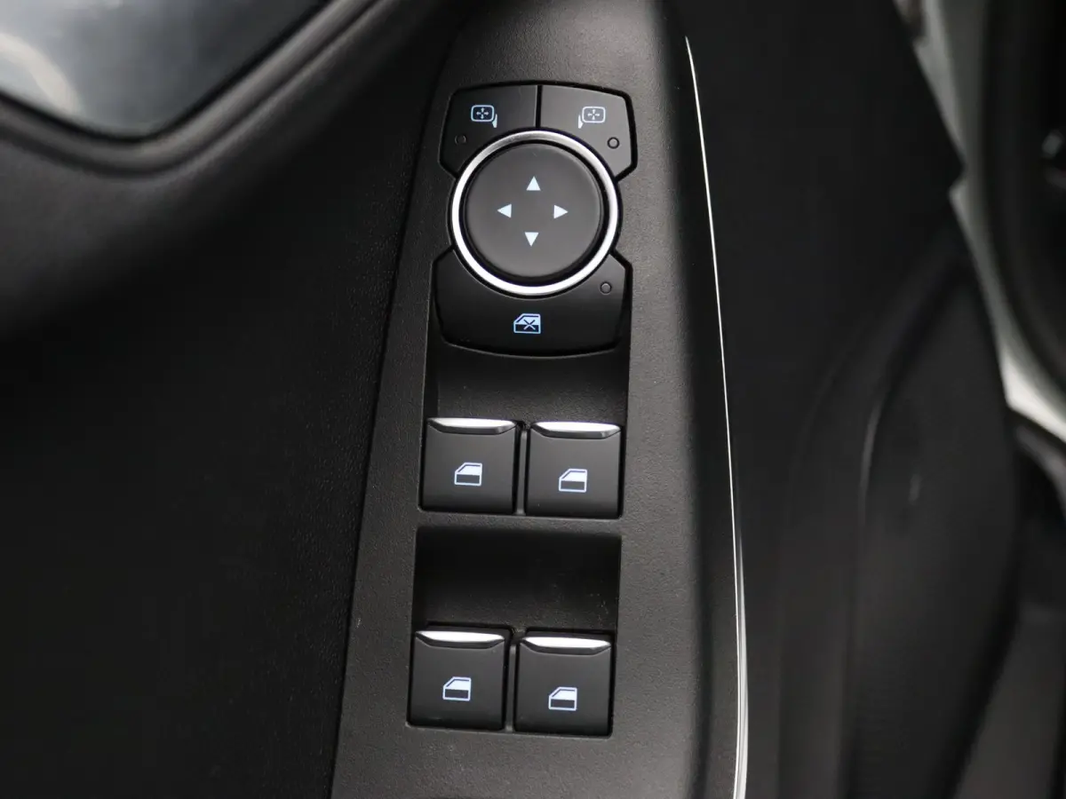 EcoBoost 95pk Titanium Cruise | Climate | Carplay | Parkeersens. achter