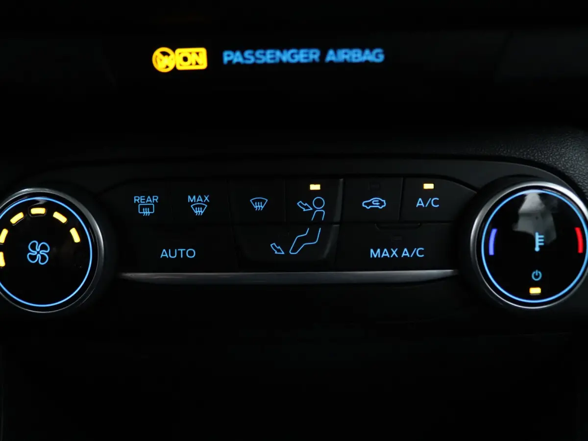 EcoBoost 95pk Titanium Cruise | Climate | Carplay | Parkeersens. achter