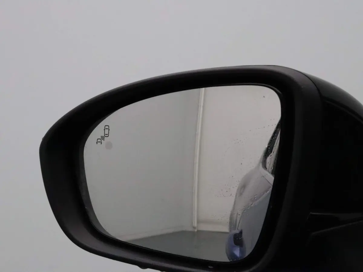 90pk MT Instyle 360° Camera | Adapt. cruise | BOSE | Navi | Parksens.