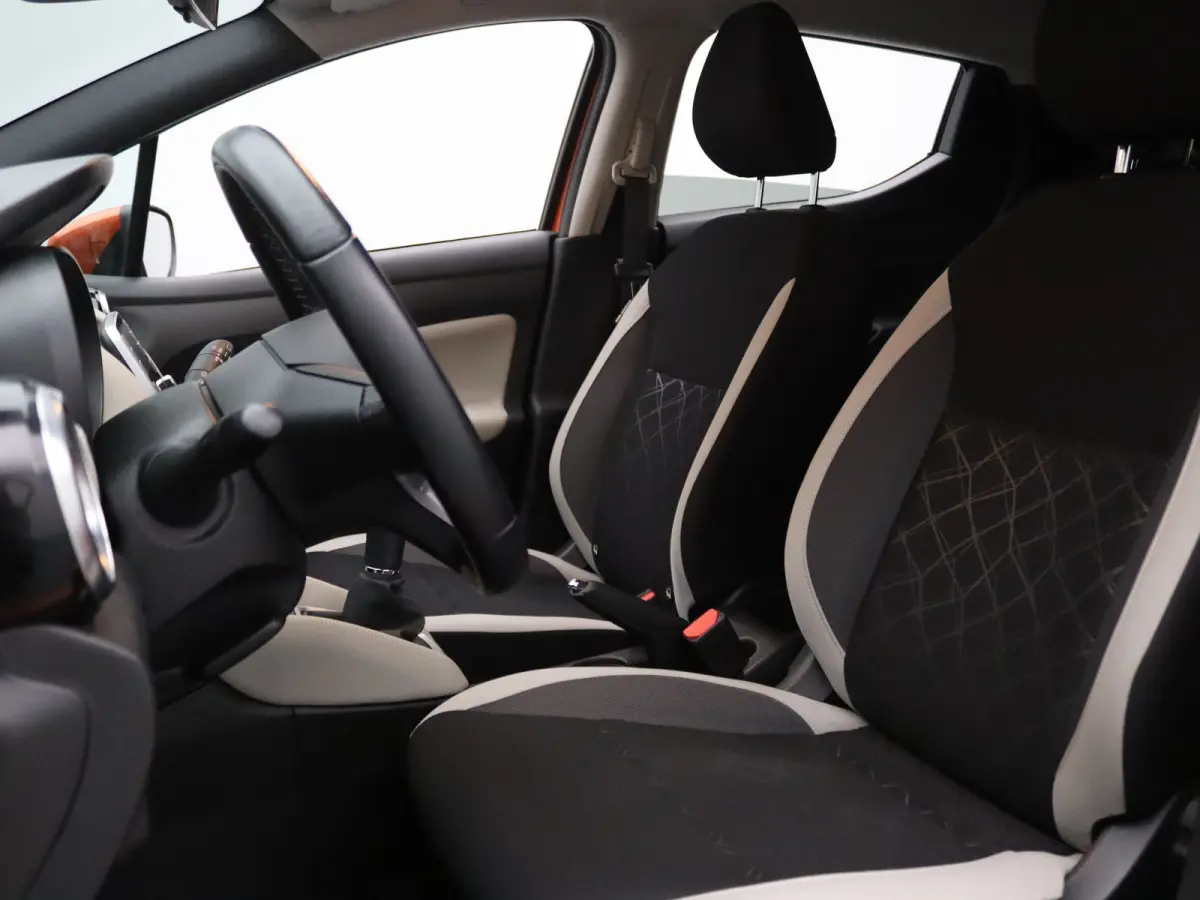 IG-T N-Connecta 100pk Airco | Cruise | Carplay | Parkeersens. achter