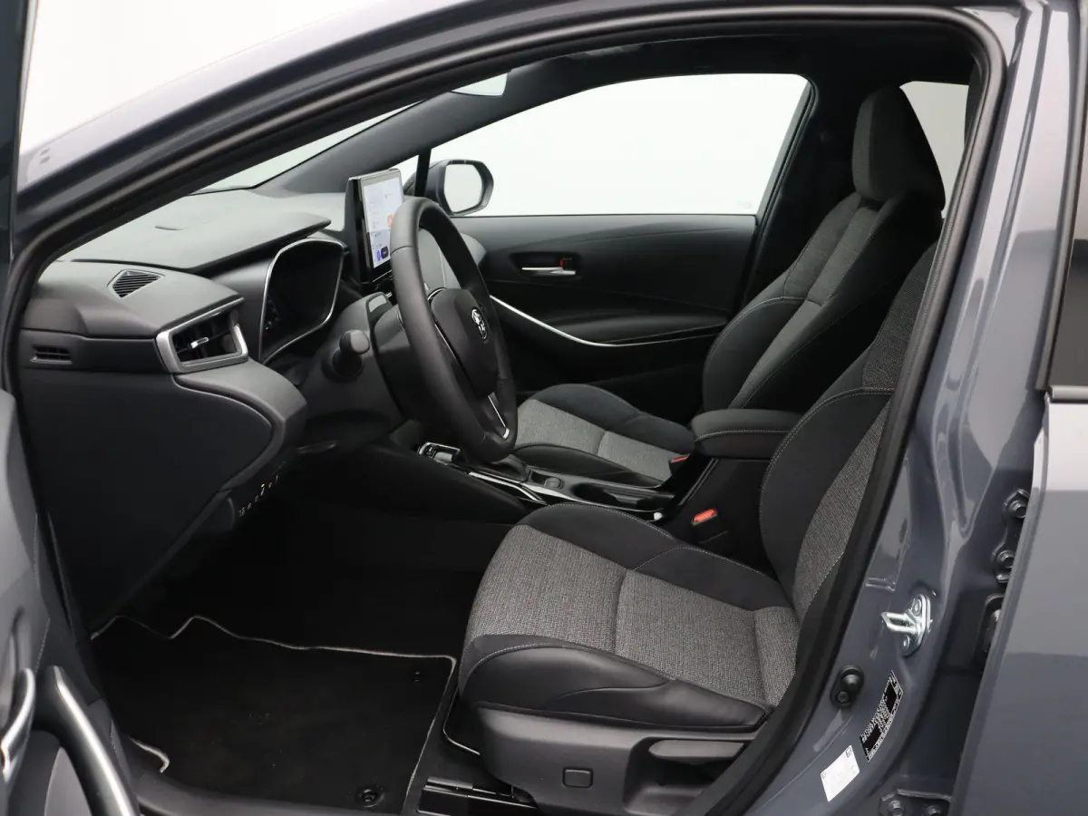 Hybrid 140 Dynamic | Stoel, Stuur en voorruitverwarming | Apple Carplay & Android Auto | Achteruitrijcamera |
