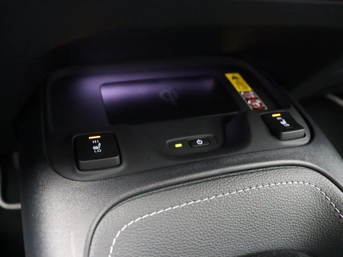 Hybrid 140 Dynamic | Stoel, Stuur en voorruitverwarming | Apple Carplay & Android Auto | Achteruitrijcamera |