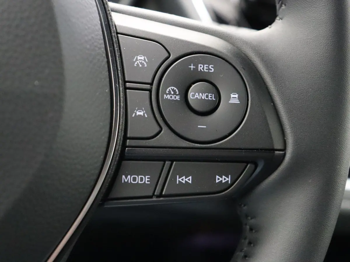 Hybrid 140 Dynamic | Stoel, Stuur en voorruitverwarming | Apple Carplay & Android Auto | Achteruitrijcamera |