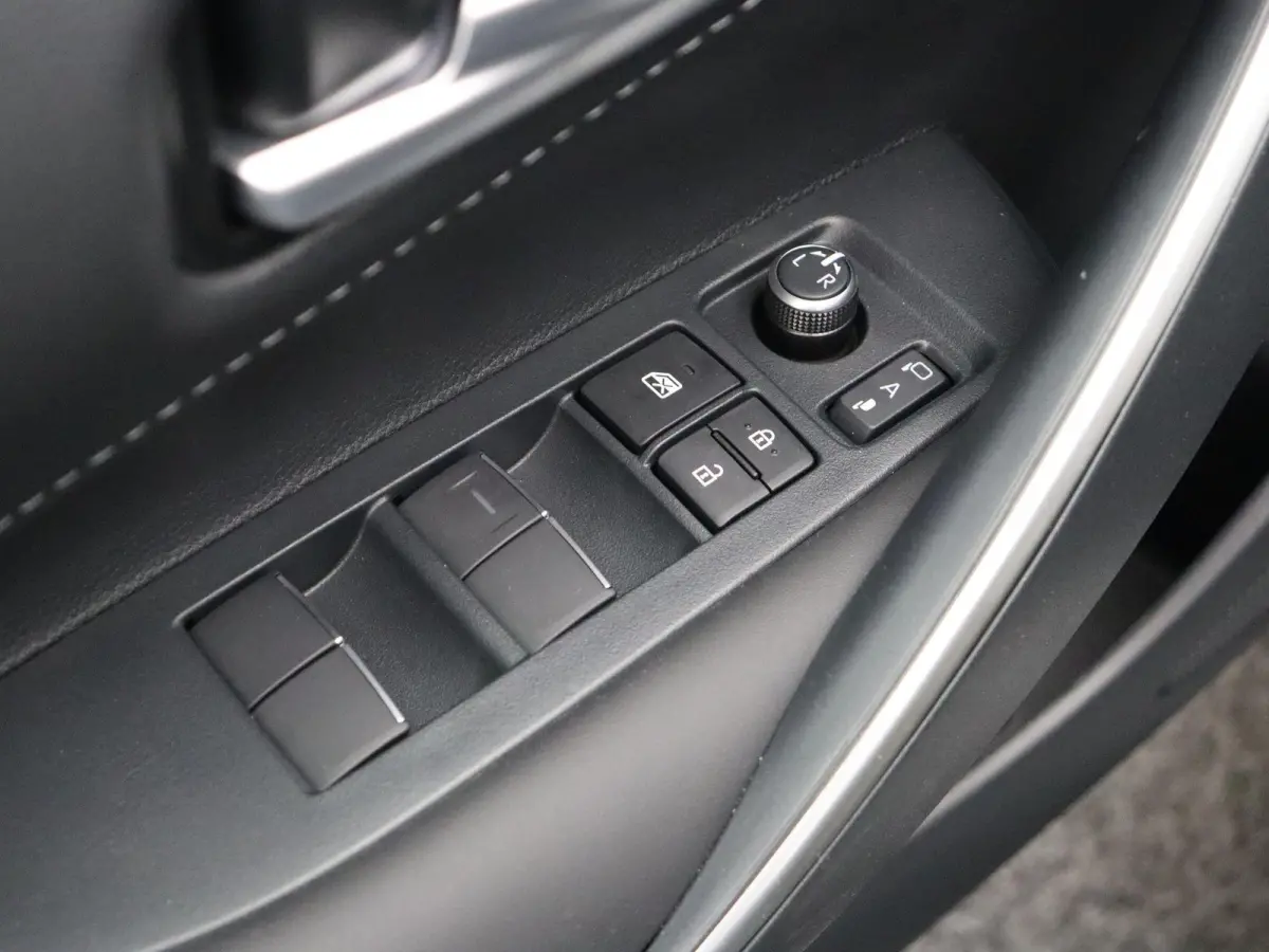 Hybrid 140 Dynamic | Stoel, Stuur en voorruitverwarming | Apple Carplay & Android Auto | Achteruitrijcamera |
