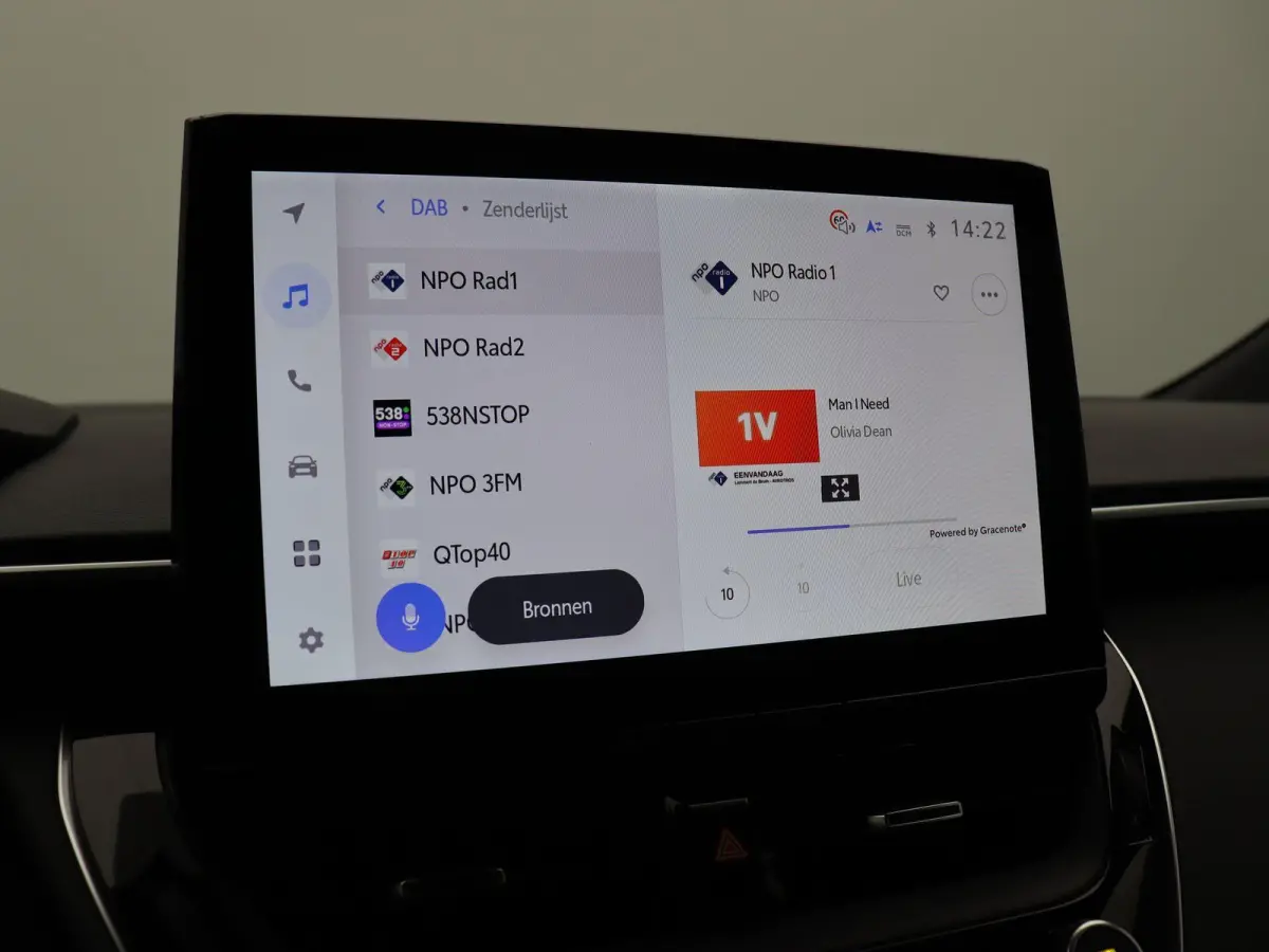 Hybrid 140 Dynamic | Stoel, Stuur en voorruitverwarming | Apple Carplay & Android Auto | Achteruitrijcamera |