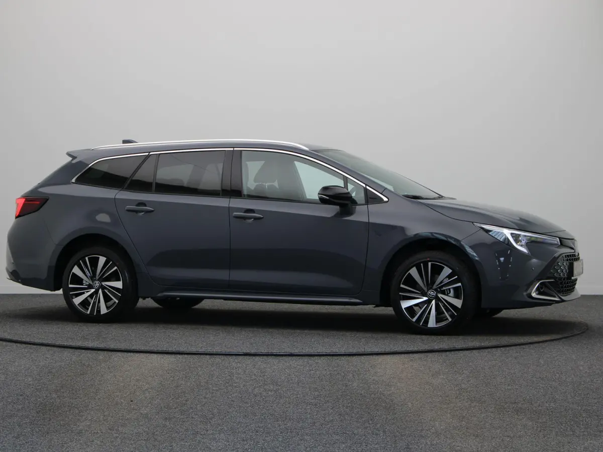 Hybrid 140 Dynamic | Stoel, Stuur en voorruitverwarming | Apple Carplay & Android Auto | Achteruitrijcamera |