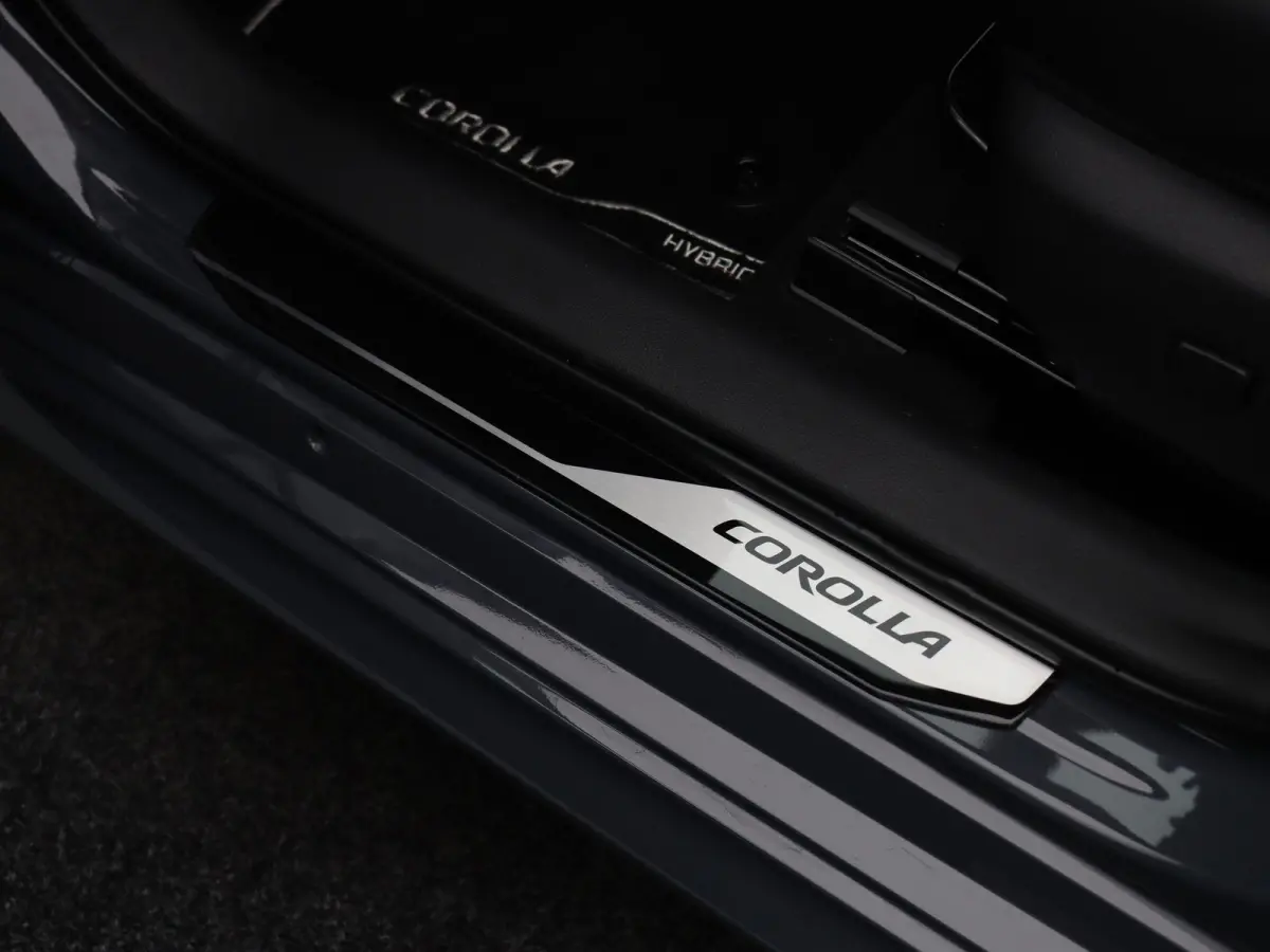 Hybrid 140 Dynamic | Stoel, Stuur en voorruitverwarming | Apple Carplay & Android Auto | Achteruitrijcamera |