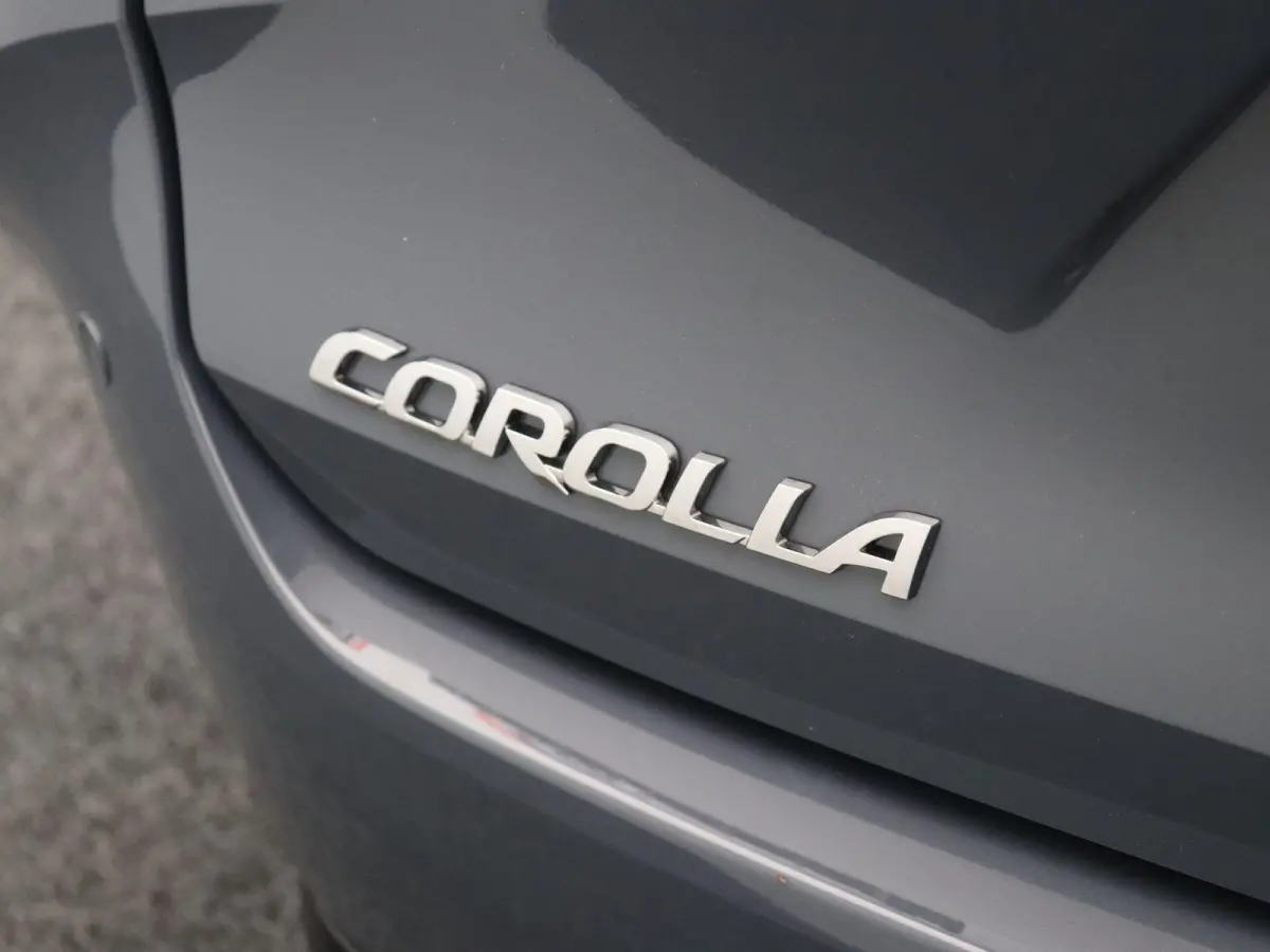 Hybrid 140 Dynamic | Stoel, Stuur en voorruitverwarming | Apple Carplay & Android Auto | Achteruitrijcamera |