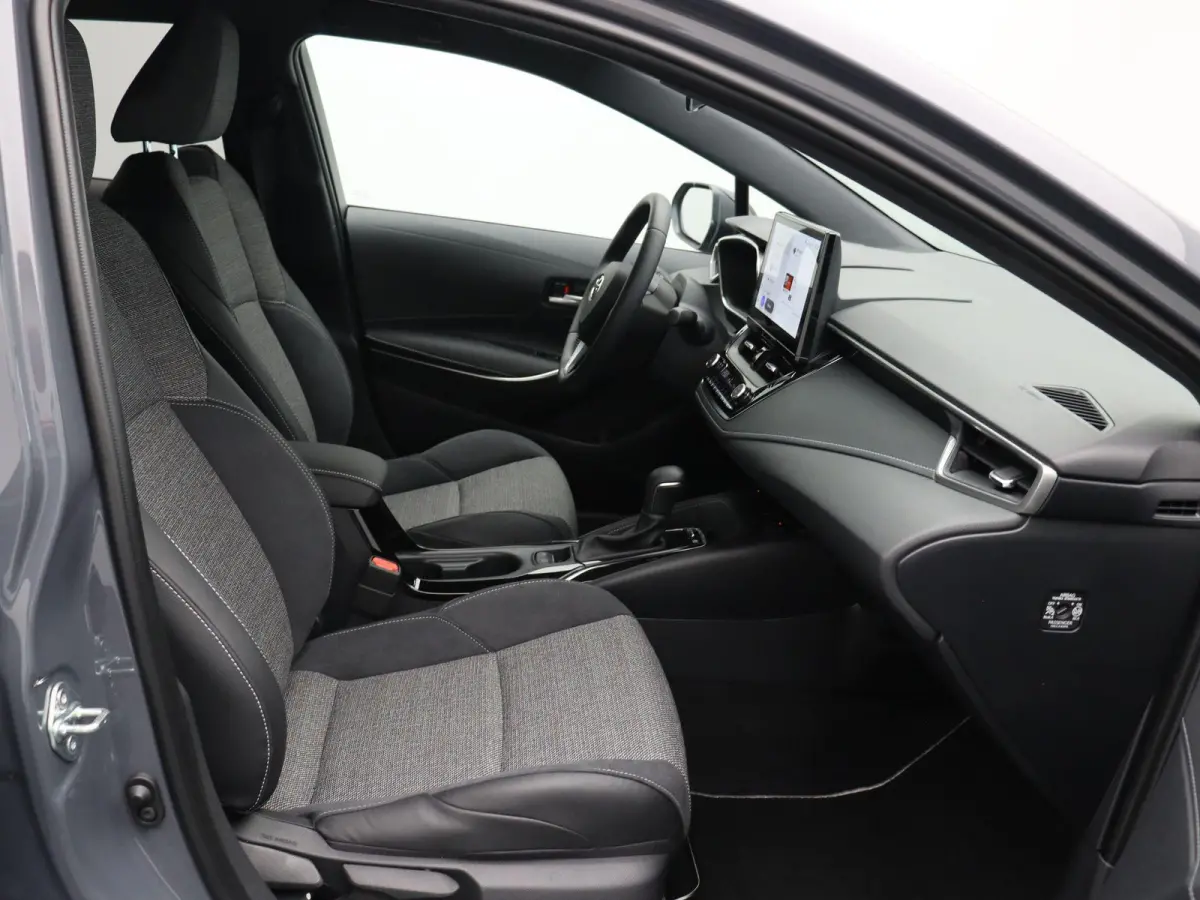 Hybrid 140 Dynamic | Stoel, Stuur en voorruitverwarming | Apple Carplay & Android Auto | Achteruitrijcamera |