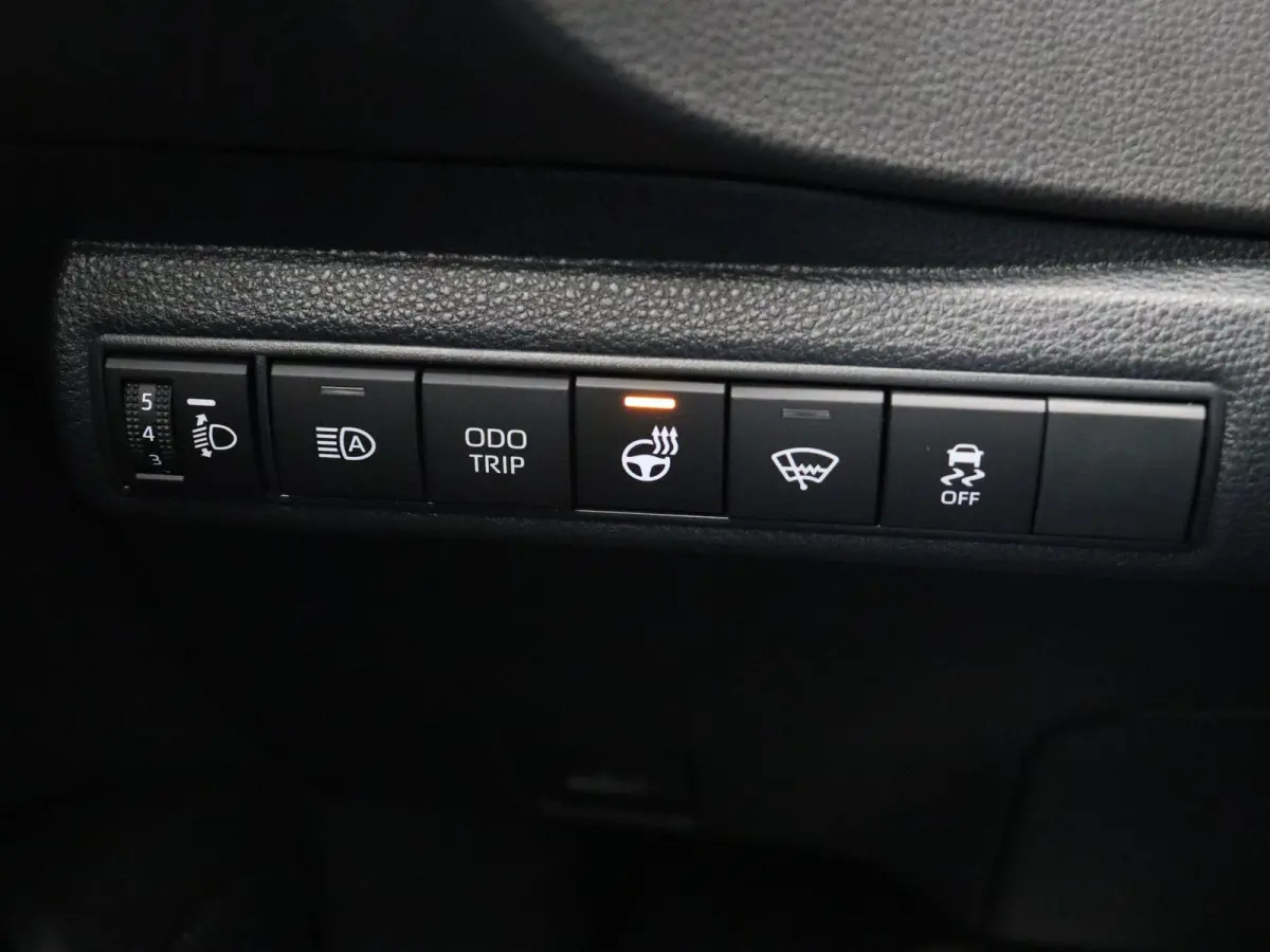 Hybrid 140 Dynamic | Stoel, Stuur en voorruitverwarming | Apple Carplay & Android Auto | Achteruitrijcamera |