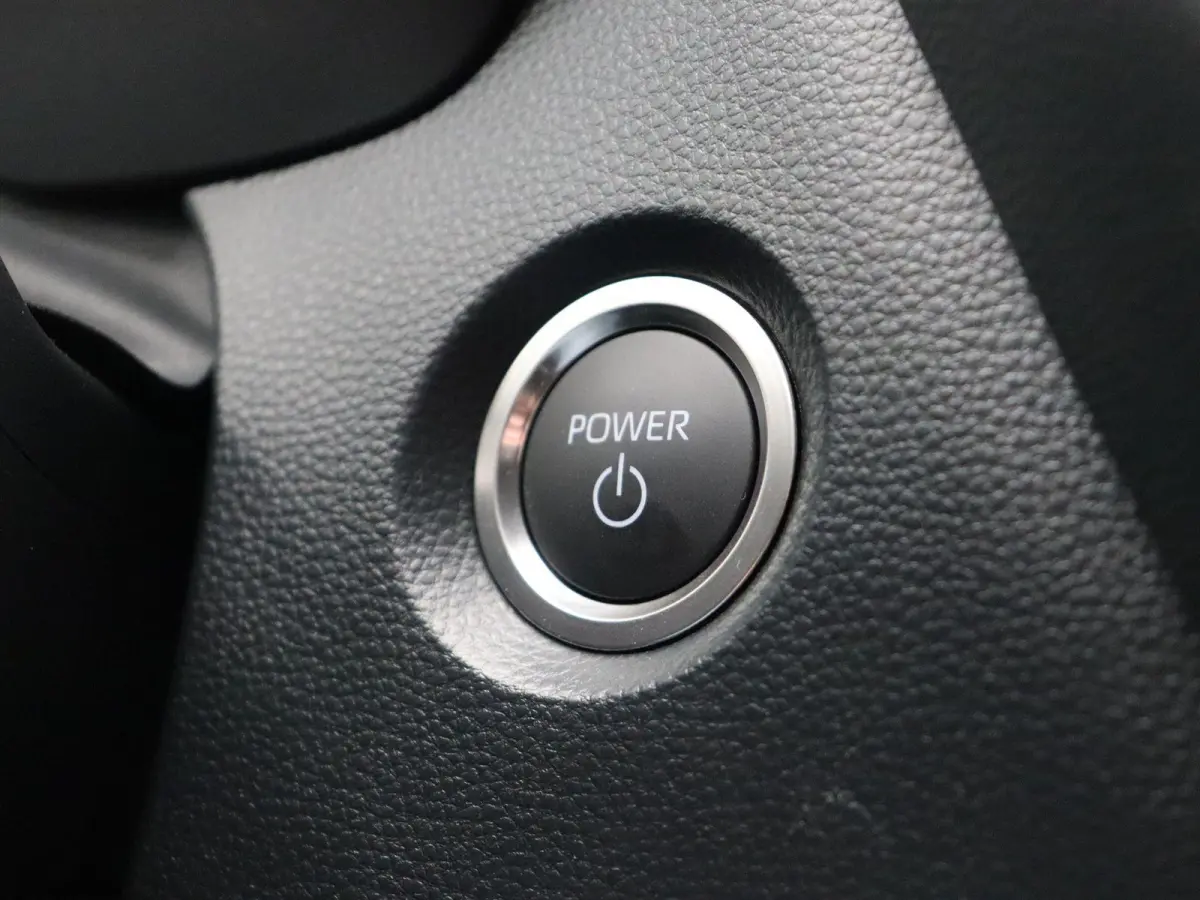 Hybrid 140 Dynamic | Stoel, Stuur en voorruitverwarming | Apple Carplay & Android Auto | Achteruitrijcamera |
