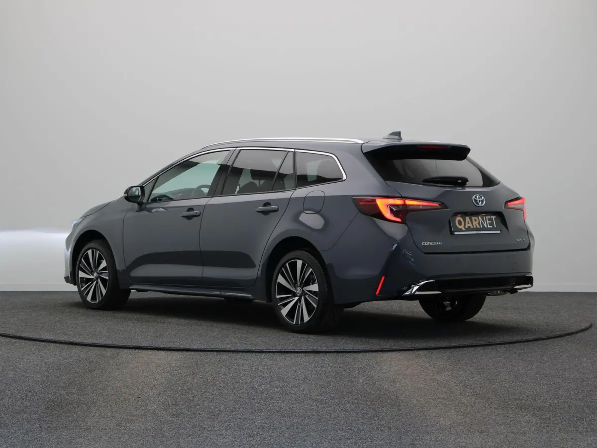 Hybrid 140 Dynamic | Stoel, Stuur en voorruitverwarming | Apple Carplay & Android Auto | Achteruitrijcamera |