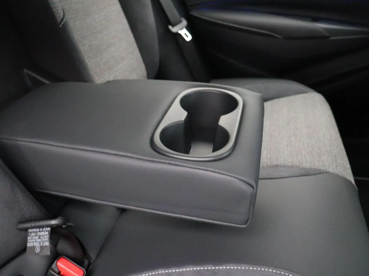 Hybrid 140 Dynamic | Stoel, Stuur en voorruitverwarming | Apple Carplay & Android Auto | Achteruitrijcamera |