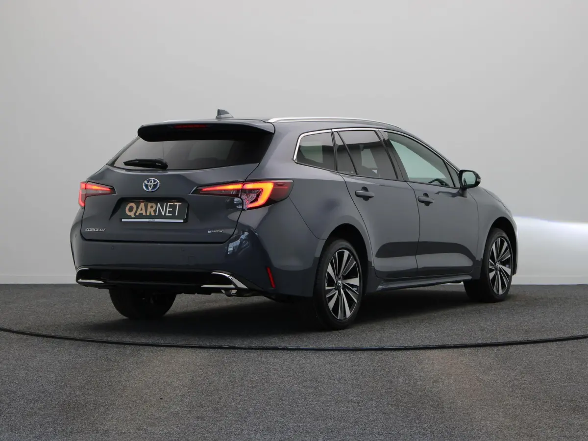 Hybrid 140 Dynamic | Stoel, Stuur en voorruitverwarming | Apple Carplay & Android Auto | Achteruitrijcamera |